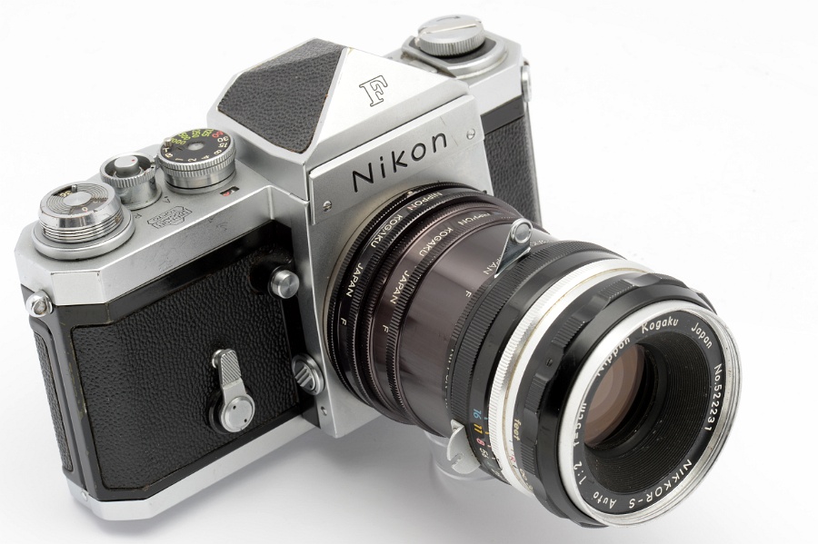 Copyright © Richard de Stoutz 2012.