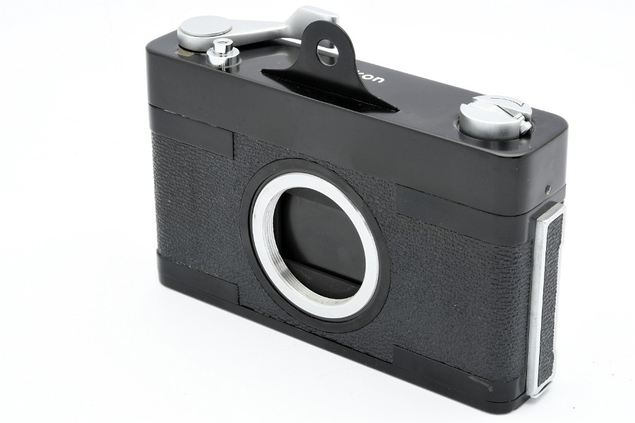 Copyright &copy; Richard de Stoutz 2019.