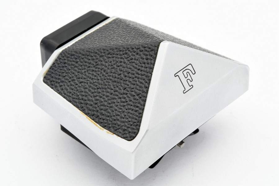 Copyright © Richard de Stoutz 2021.