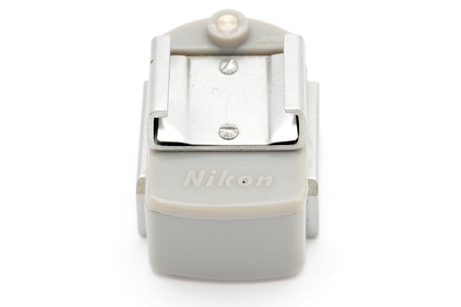 Copyright © Richard de Stoutz 2012.