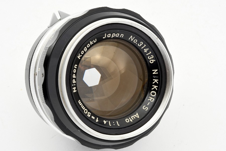 Copyright © Richard de Stoutz 2022.