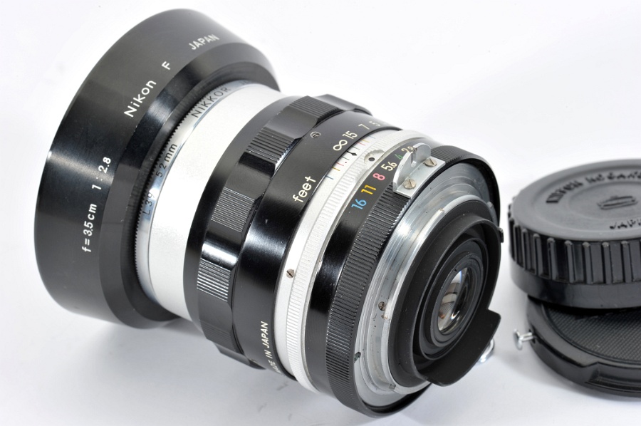 Copyright &copy; Richard de Stoutz 2010.