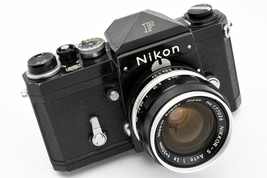 Copyright © Richard de Stoutz 2021.