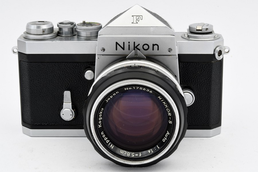 Copyright © Richard de Stoutz 2021.