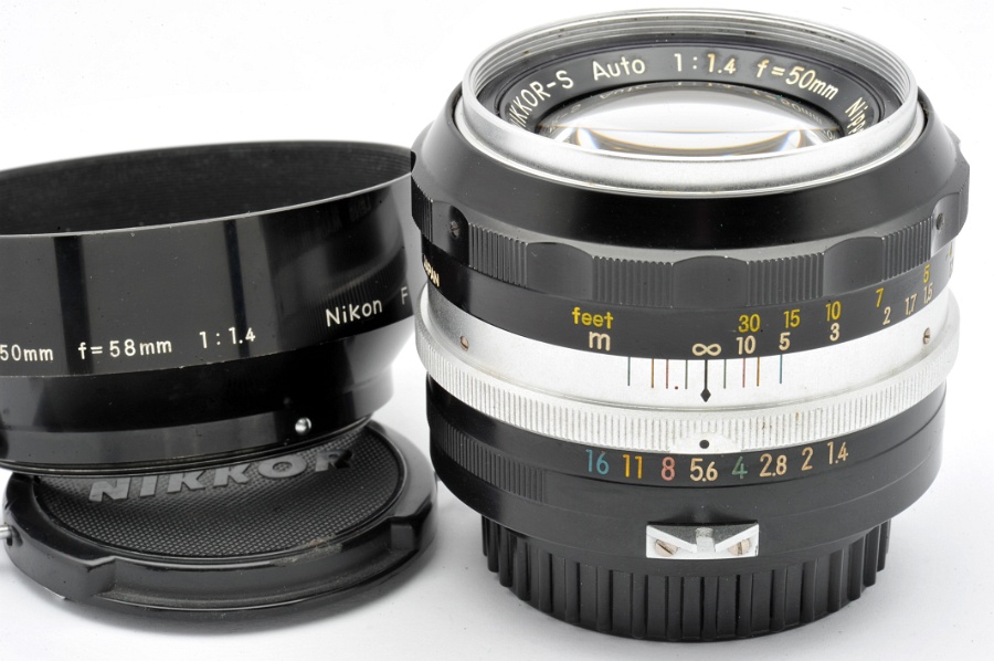 Copyright &copy; Richard de Stoutz 2012.