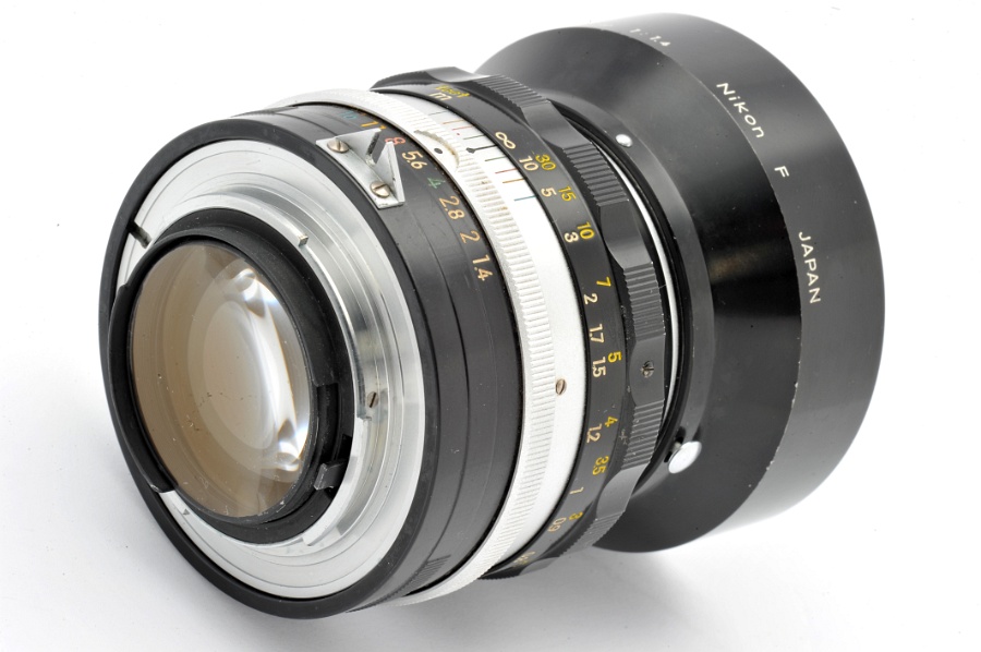 Copyright &copy; Richard de Stoutz 2012.