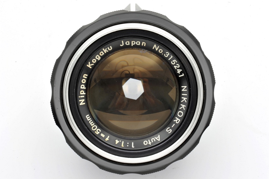 Copyright &copy; Richard de Stoutz 2012.