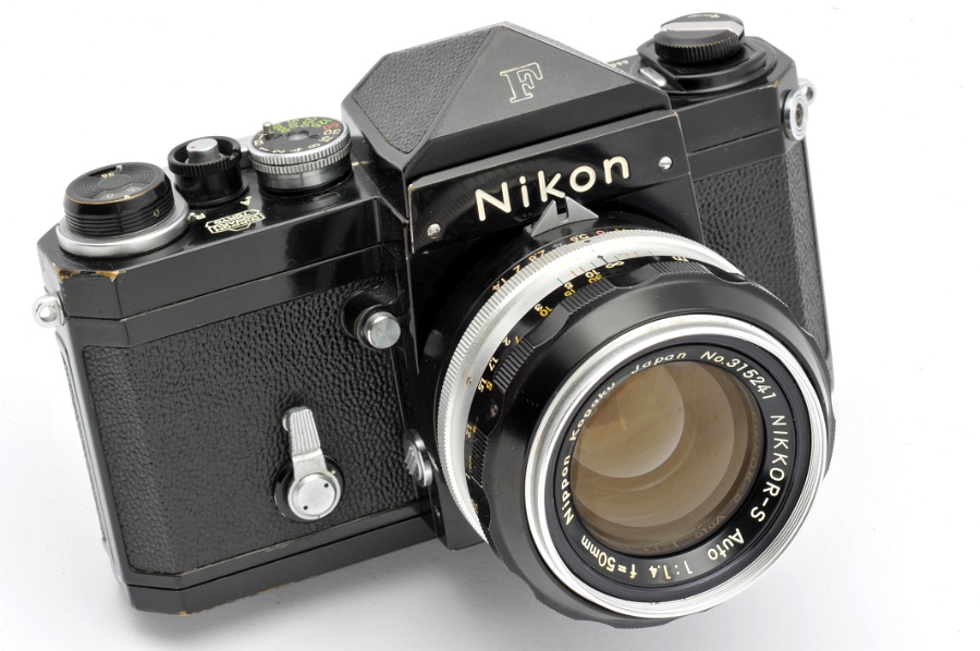 Copyright &copy; Richard de Stoutz 2012.