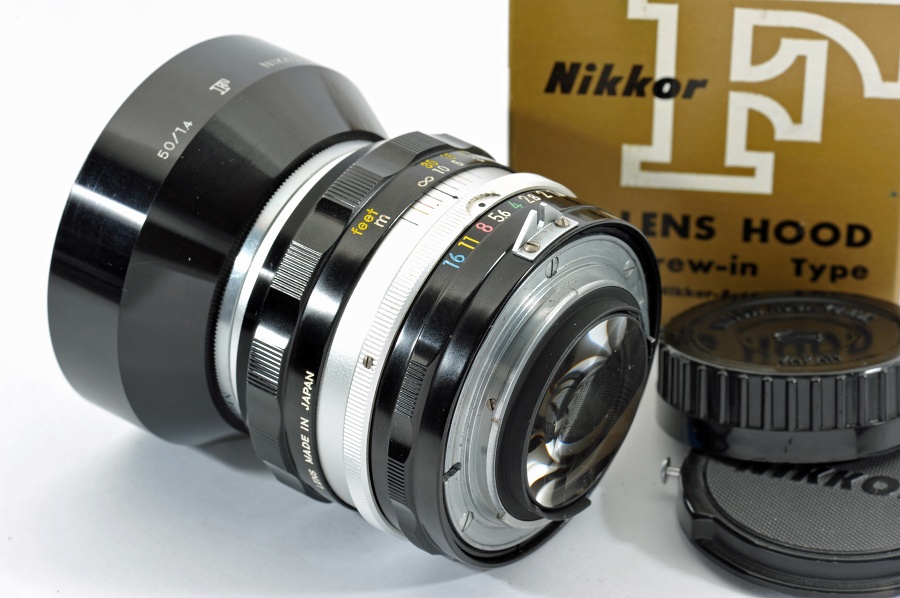 Copyright &copy; Richard de Stoutz 2010.