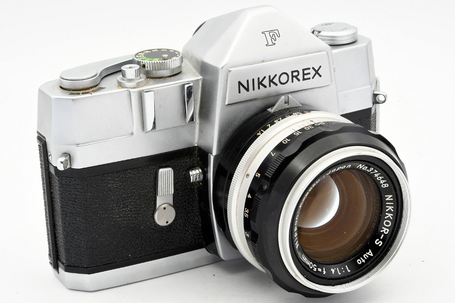 Copyright &copy; Richard de Stoutz 2022.