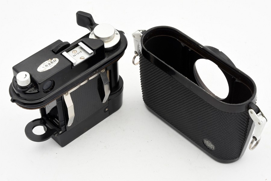 Copyright © Richard de Stoutz 2021.