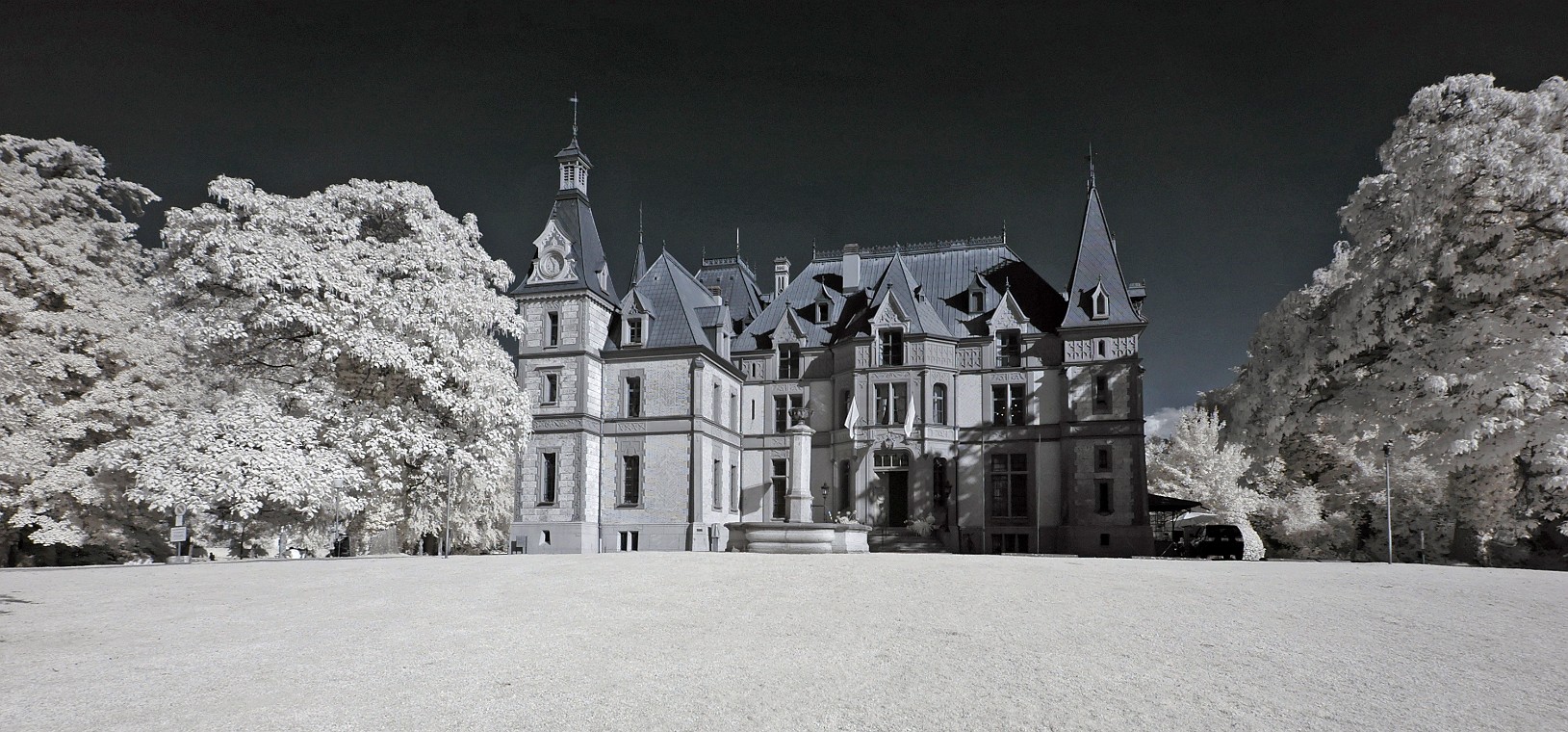 DSC_0097_dxo_crop.jpg - (C)Copyright Photo Richard de Stoutz