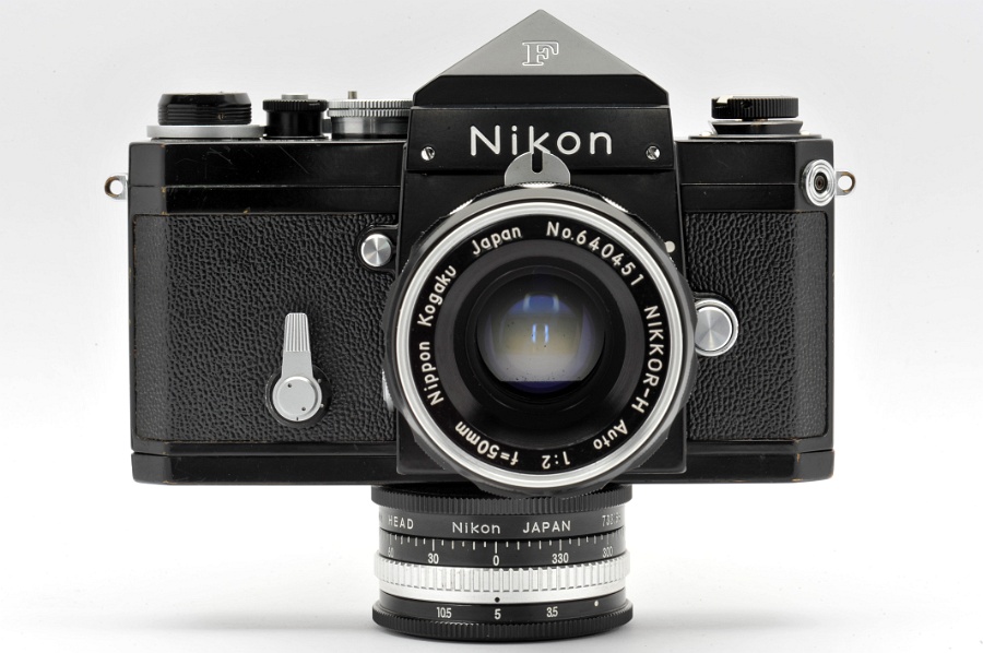 Copyright &copy; Richard de Stoutz 2011.