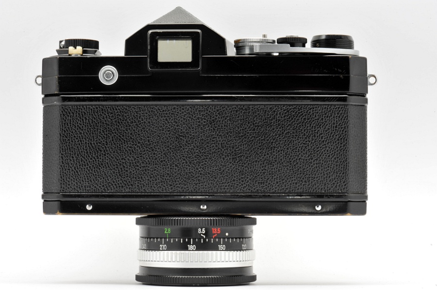 Copyright &copy; Richard de Stoutz 2011.