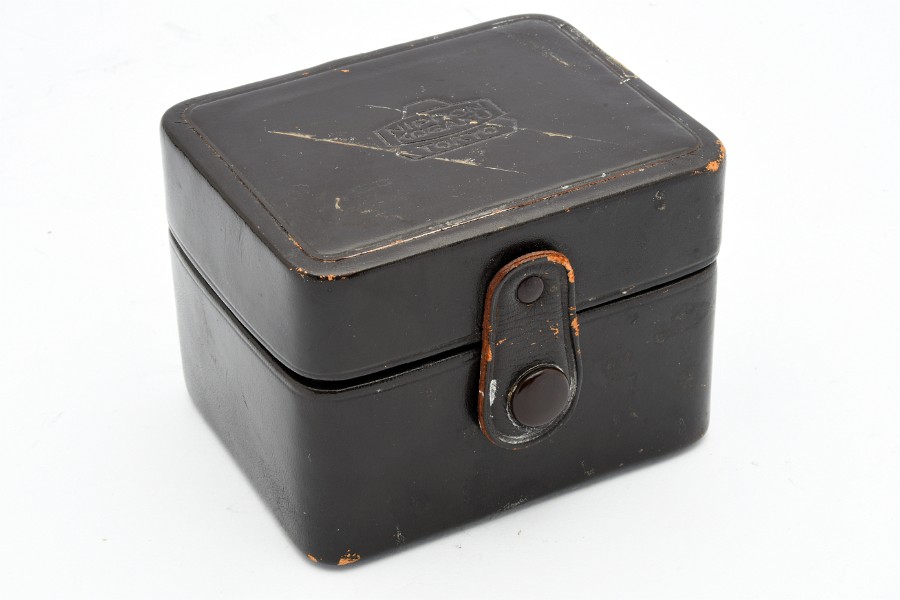 Copyright &copy; Richard de Stoutz 2020.