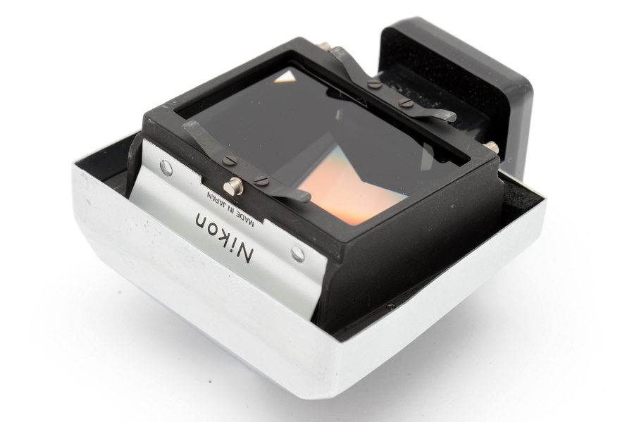 Copyright &copy; Richard de Stoutz 2012.