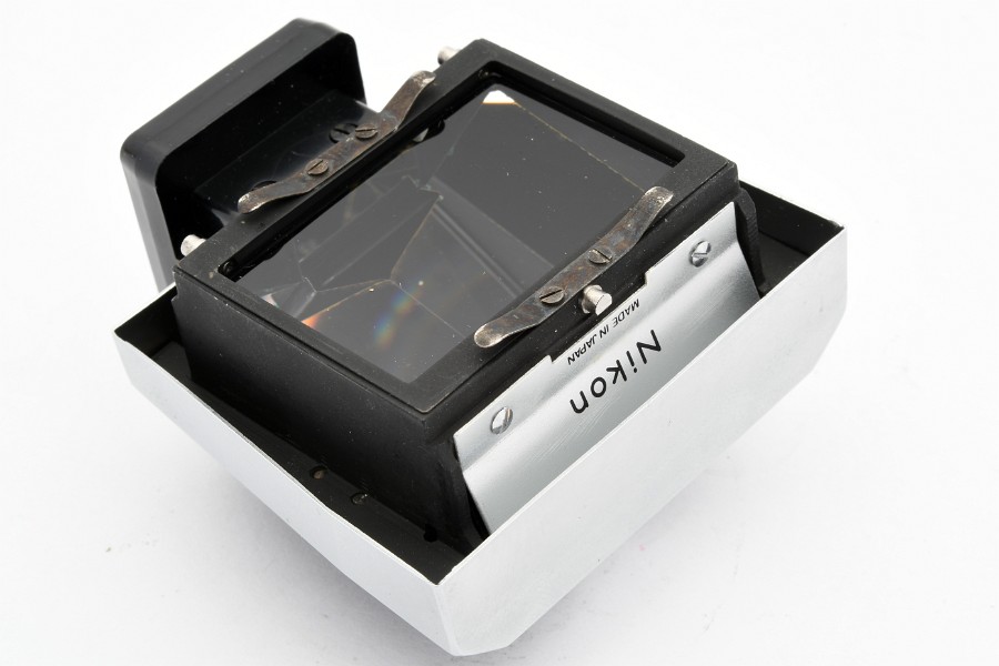 Copyright &copy; Richard de Stoutz 2021.