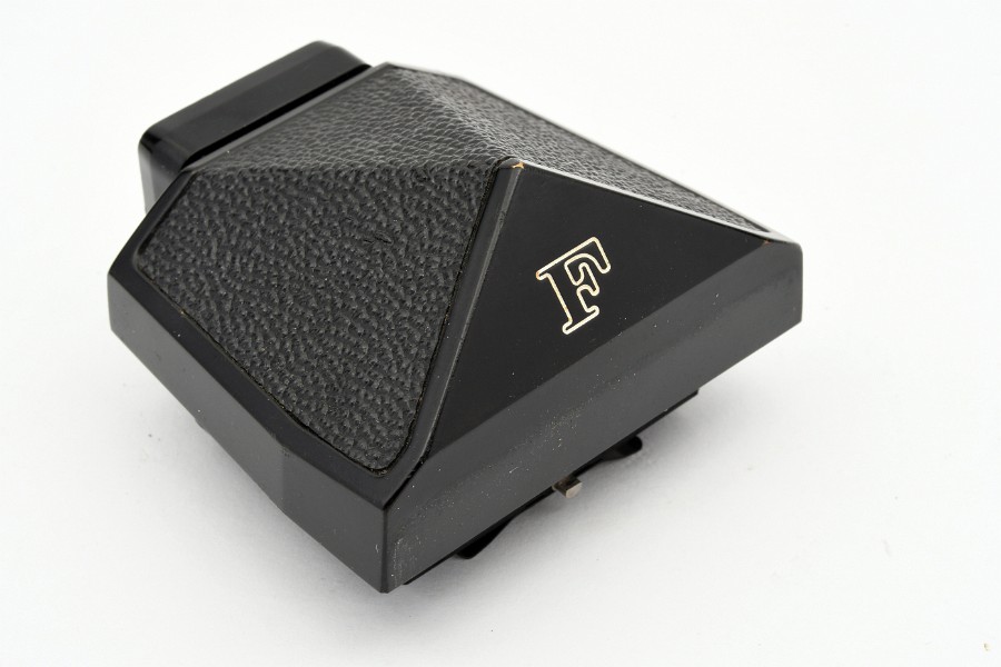 Copyright &copy; Richard de Stoutz 2023.