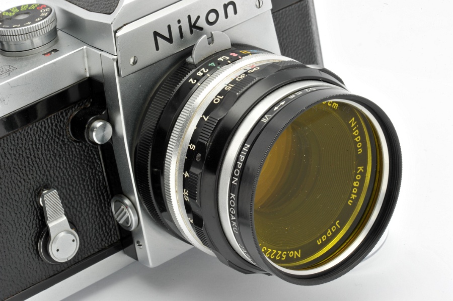 Copyright © Richard de Stoutz 2012.