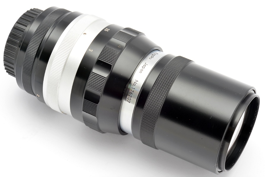 Copyright &copy; Richard de Stoutz 2012.