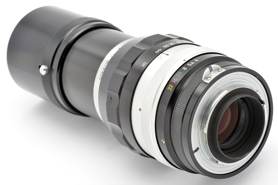 Copyright &copy; Richard de Stoutz 2012.