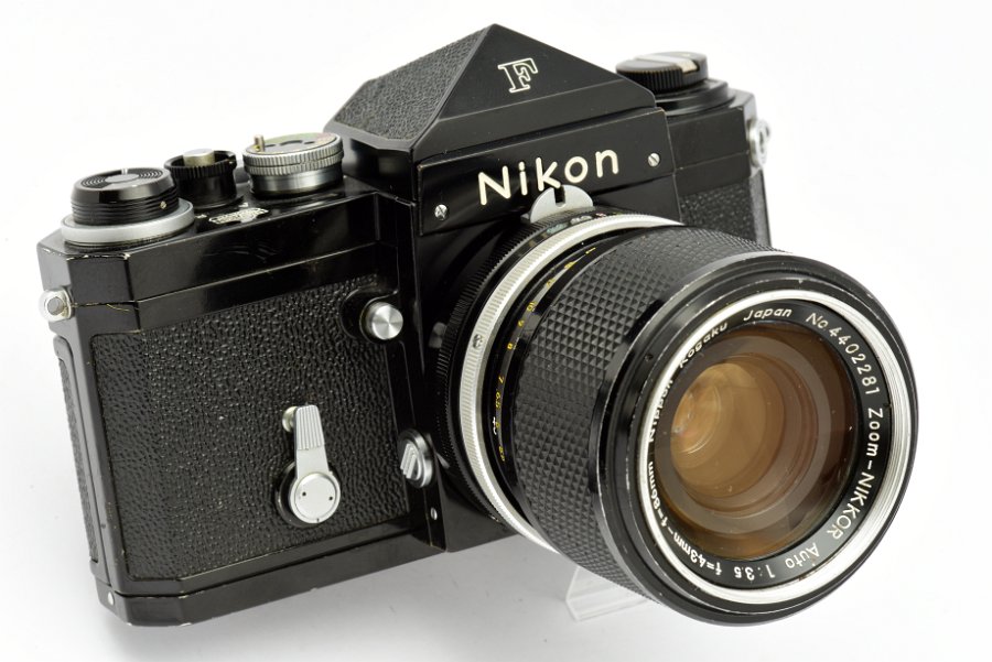 Copyright &copy; Richard de Stoutz 2015.