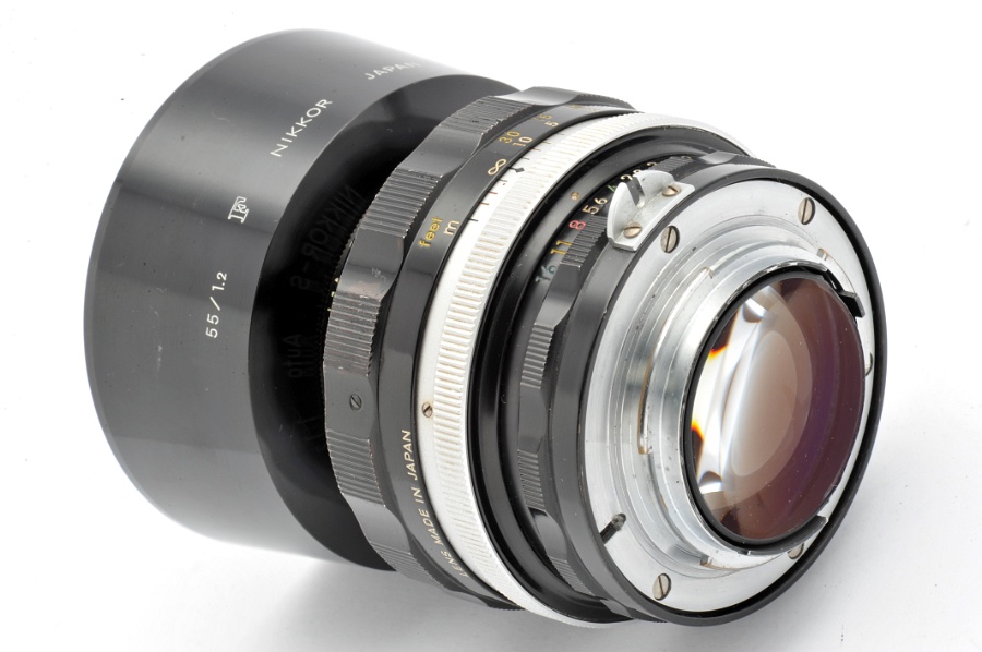 Copyright &copy; Richard de Stoutz 2012.