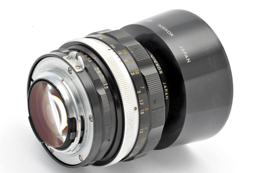 Copyright &copy; Richard de Stoutz 2012.