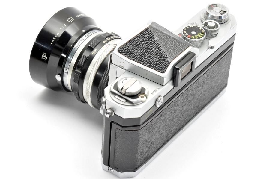 Copyright © Richard de Stoutz 2014.