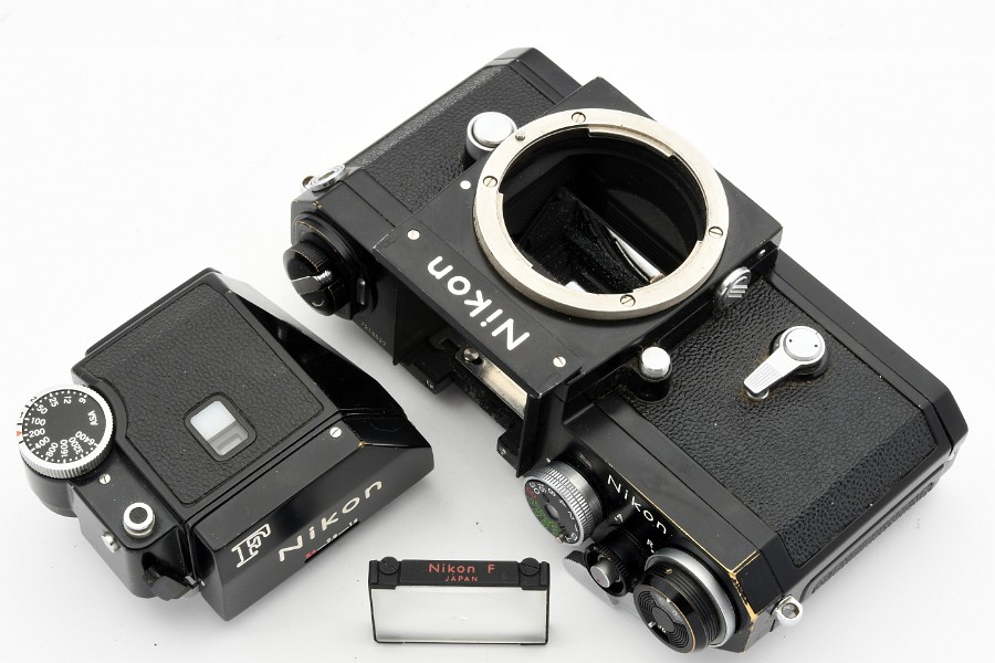 Copyright &copy; Richard de Stoutz 2021.